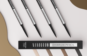 Lenyűgöző szemöldök smink a Nanobrow Eyebrow Pencil-el. Hozd ki szemöldököd legjobb tulajdonságait!