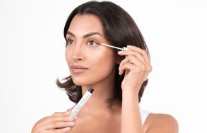 Szempilla regenerálódás: Hogyan építi újra a megjelenésed az alapoktól a Nanolash Peptide Serum